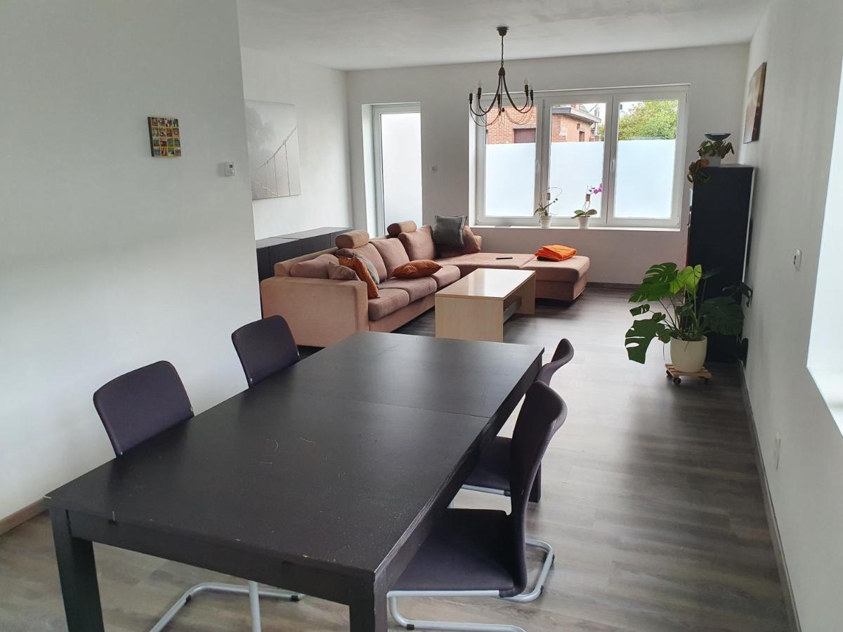 Private Room With Shared Spaces Ranst Exterior photo